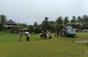 El Tribunal Electoral ya desplazó a los funcionarios a estas comunidades apartadas vía aérea utilizando helicópteros del Servicio Nacional Aeronaval (Senan) Fot