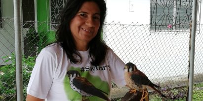 Karla Aparicio, la mamá de las águilas harpías. Foto: Víctor Arosemena.