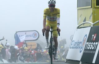 El pedalista esloveno, Tadej Pogacar, es líder del Tour de Francia. Foto: EFE