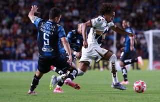 Adalberto 'Coco' Carrasquilla (der.), jugador de los Pumas UNAM, de México. Foto: @PumasMX