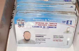 La Autoridad del Tránsito y Transporte Terrestre dio autorización para que se utilice la licencia de conducir digital a través de celulares. Archivo