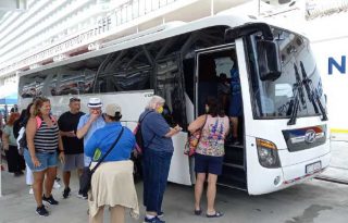 Los turistas y panameños residentes en el exterior cubiertos por el seguro son los que ingresen por los principales aeropuertos del país. Archivo