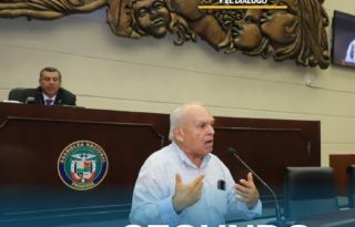 Uno de los beneficiarios del proyecto durante la discusión en segundo debate en el Pleno de la Asamblea, el pasado 1 de octubre. Cortesía