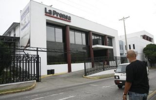 Ricardo Lombana cuestionó públicamente al diario La Prensa, generando reacciones divididas. Foto Archivo