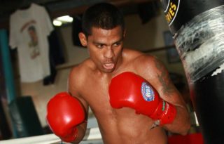 Ricardo 'El Científco' Núñez, se prepara para su pleito titular. Foto: Archivo