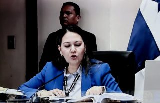 Solo tres días tuvo la defensa para revisar el volumen de nuevas pruebas que la Fiscalía presentó.   Foto: Archivo