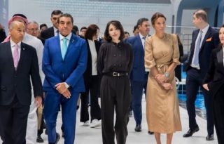 Delgado (centro) asesorará a la federación internacional.  Cortesía