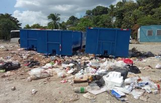 Se han colocado tanques de basura para evitar que se formen los pataconcitos. Archivo