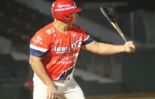 Carlos Xavier Quiroz, jugador de las Águilas Metropolitanas. Foto: Probeis