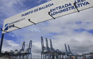El Gobierno analizará los nuevos parámetros de concesión para los puertos de Balboa y Cristóbal.  EFE