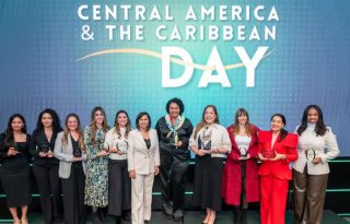 El liderazgo y trayectoria profesional de dos panameñas fue reconocido en el escenario más influyente de la industria minera. Cortesía