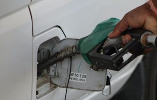 Los nuevos precios del combustible empiezan a regir hoy, viernes.  Pexels