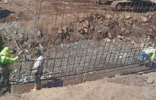 Fuera del programa, contratistas del MOP están construyendo 15 zarzos en la comarca Ngäbe Buglé. Cortesía