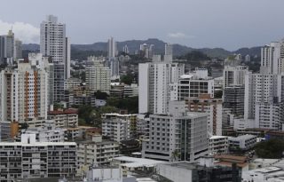 Desde el sector empresarial estiman que este proceso implicará la realización de 26 o más mesas de negociación en distintos temas.  EFE