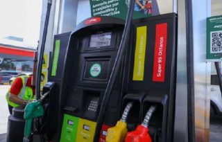 El precio del diésel se fijó en $3.41 por un periodo de 10 meses.  Cortesía 