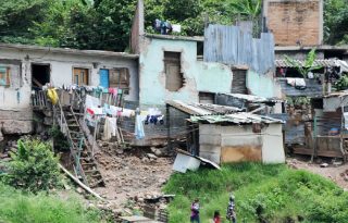 La pobreza infantil no es una problemática exclusiva de las zonas comarcales.  Cortesía 