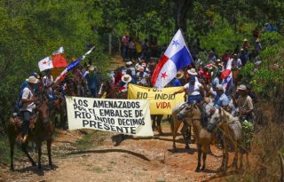 Especialistas en derecho ambiental señalan que la población, en general, debe fiscalizar que las promesas de la ACP se cumplan. Foto: EFE