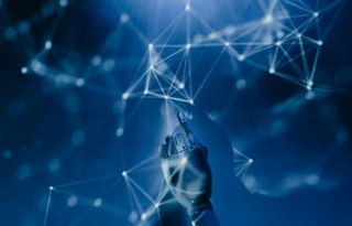 A través de herramientas analíticas de Inteligencia Artificial, las organizaciones actuales logran medir la tensión emocional en redes sociales.  Foto: Pexels