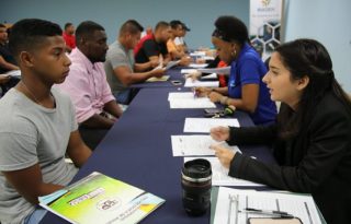 El desempleo e informalidad en Panamá afecta principalmente a los jóvenes y mujeres.  Cortesía 