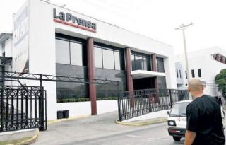 En los últimos meses, La Prensa ha sido señalada por supuesta extorsión y amaños. EFE
