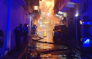 El incendio se registró cerca de un área donde hay varios centros de diversión nocturna.  Cortesía