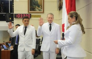 La nueva junta directiva está conformada por: Shirley Castañedas (presidenta), Manuel Cohen (primer vicepresidente) y Manuel Cheng (segundo vicepresidente).  Cortesía 
