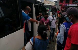 Los transportistas explicaron que, en los últimos meses, las ganancias han caído debido a la piratería.  Eric Montenegro