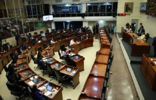 Los diputados que permanezcan sin bancadas estarían en, por lo menos, uno de los 15 grupos.  Cortesía 