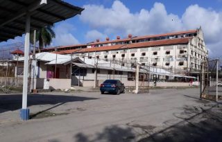 Imagen del edificio principal de la cárcel Nueva Esperanza.  Archivo