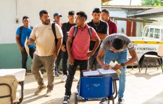 La iniciativa busca que los residentes culminen su preparación con una certificación que fortalezca su perfil profesional. CORTESÍA