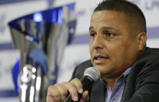 Franklin Narváez es el nuevo técnico del Tauro. Foto: EFE