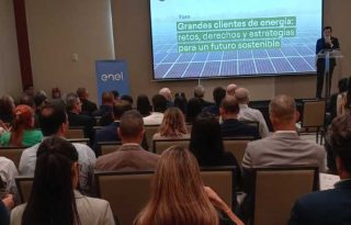 La Cámara Ítalo-Panameña realizó un foro de energía renovable. Foto: Cortesía