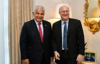 El presidente de la República José Raúl Mulino, junto al presidente del BID, Ilan Goldfajn. Foto: Cortesía