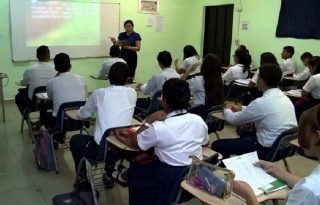 Estudiantes tienen más de un mes sin asistir a los centros educativos debido al paro docente.  Foto: Archivo