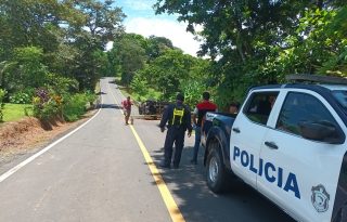 La Dirección de Operaciones del Tránsito y Transporte Terrestre y el Ministerio Público, con apoyo de la personería del distrito de Las Palmas, llevan a cabo las primeras pesquisas. Foto. Melquiades Vásquez