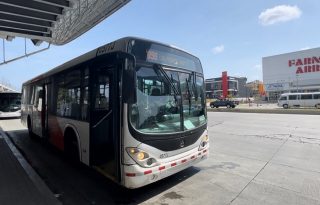 Entre asaltos y vandalismo, hay mucha inseguridad en las calles para los pasajeros de los metrobuses. Foto: Cortesía MiBus