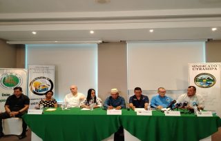  Representantes de extrabajadores de la mina de cobre.  Foto: Cortesía