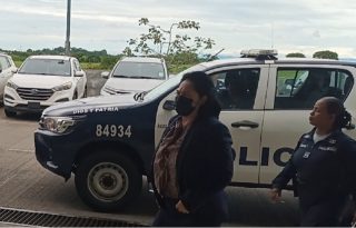 La abogada Maximiliana Cisneros,  fue detenida en una parada de autobús. Foto. Melquíades Vásquez