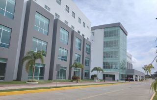 La moderna infraestructura fue traspasada a la Caja de Seguro Social (CSS), entidad que asumirá su operación. Foto. Diómedes Sánchez
