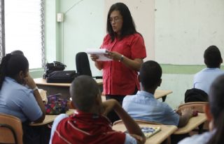 Se estima que alrededor de 15,000 docentes se encuentran en paralización de labores. Foto: Archivo
