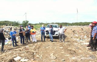 Los funcionarios enfatizaron en los riesgos que las personas menores de edad están  expuestos en los vertederos. Foto: Cortesía