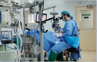 Más de 11 médicos especialistas, algunas de otras unidades policlínicas del país, apoyan en estas jornadas extraordinarias, las cuales se extenderán por los próximos meses. Foto. Cortesía