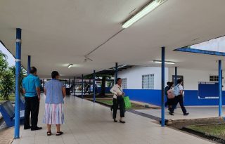 Mientras se desarrollan las investigaciones, se ha designado a una docente como directora encargada. Foto. eric Montenegro