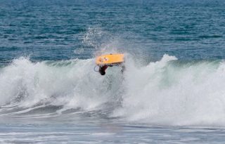Panameño Edwin Núñez enel torneo regional de surf. Foto:Cortesía
