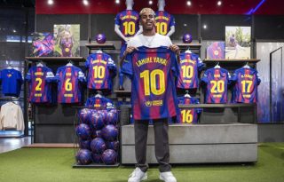 Lamine Yamal renovó con Barcelona y vestirá el número 10. Foto: EFE