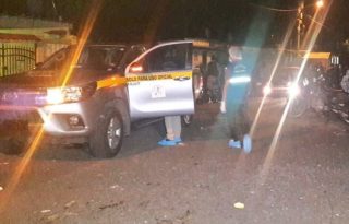 Las autoridades iniciaron las investigaciones para esclarecer este caso y la relación de la víctima con el robo del taxi a la conductora. Foto. Cortesía