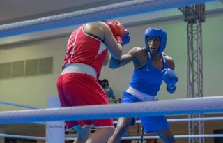 Atheyna Bylon (der.) tendrá que prepararse para el Mundial de Boxeo. Foto: COP