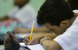 Estudiante de la escuela bilingüe Severino Hernández, en Ciudad de Panamá. Foto: EFE