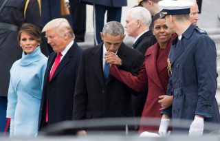 El expresidente de Estados Unidos Barack Obama (centro). Foto: EFE