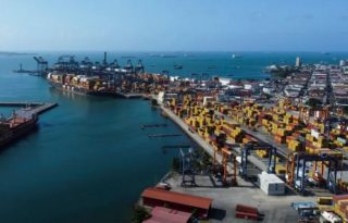  BlackRock que comprará dos puertos en Panamá. Foto: EFE